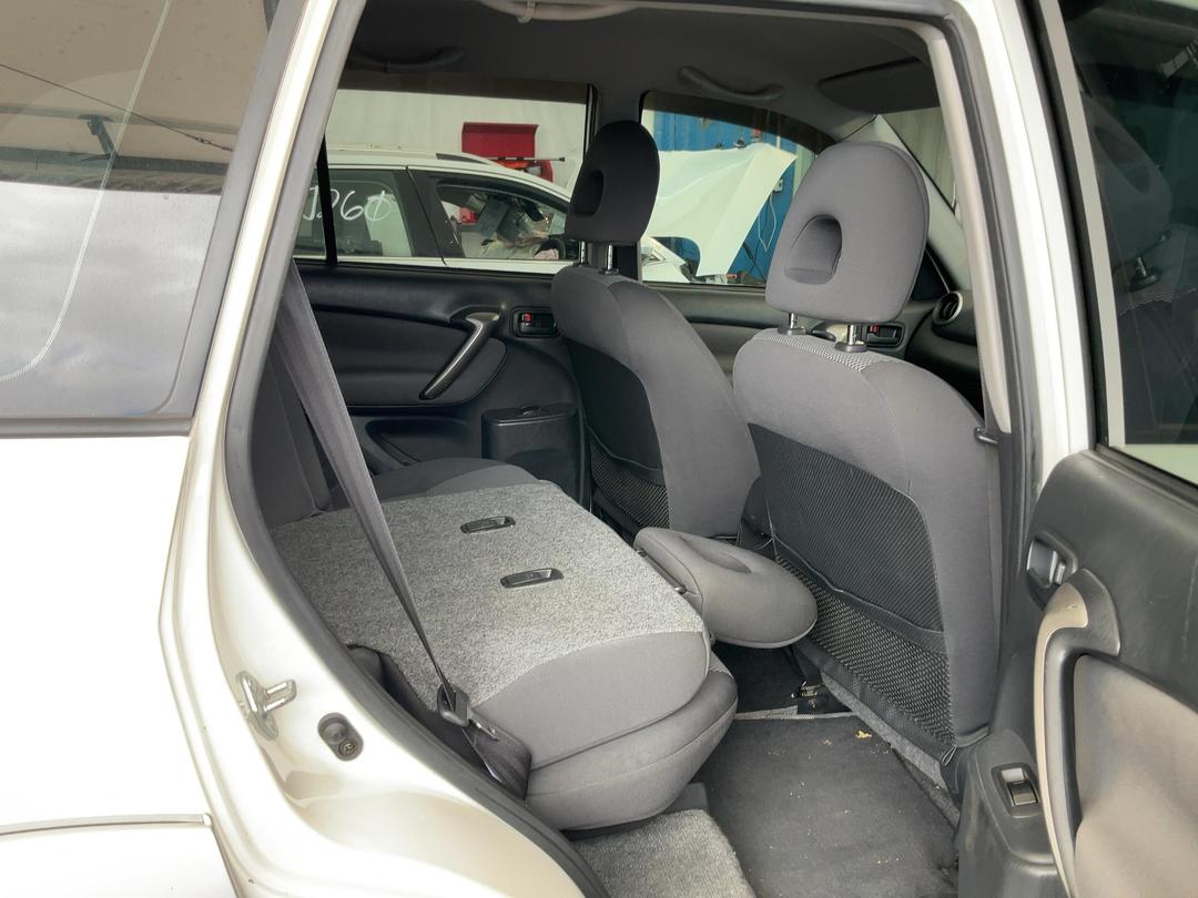 Photo '9' of Toyota Rav4