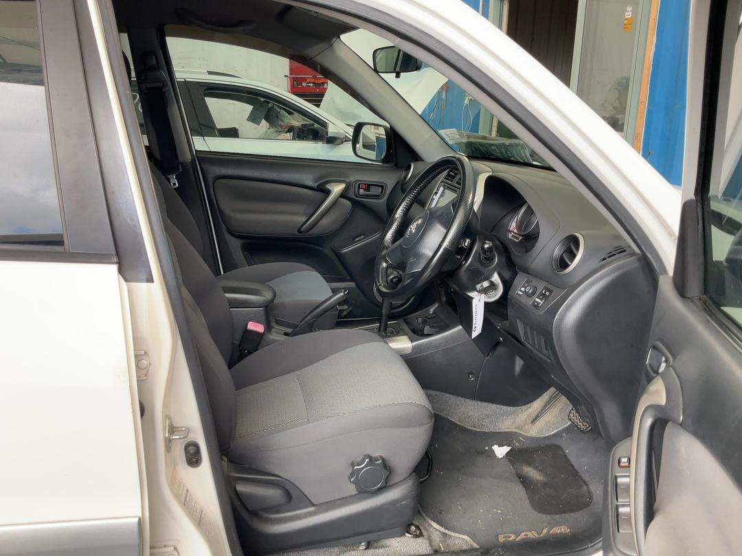 Photo '11' of Toyota Rav4