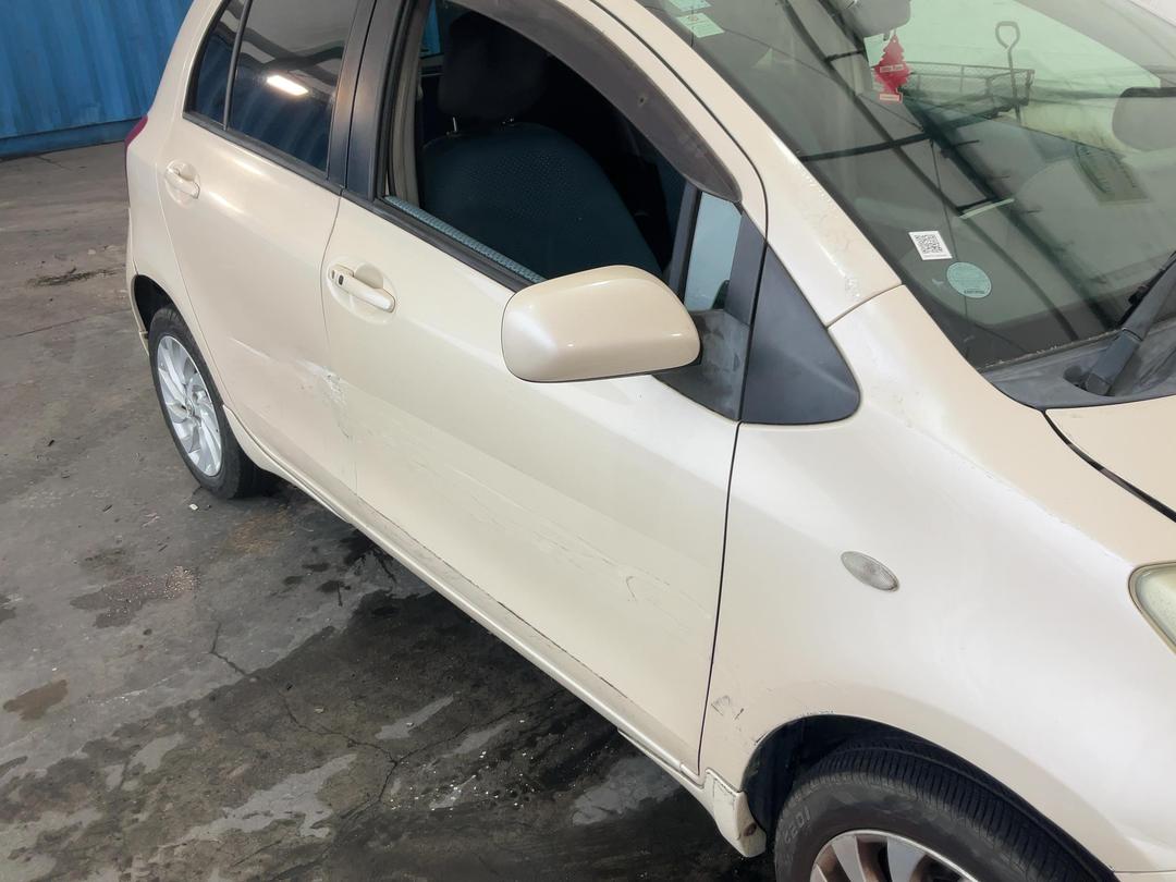Photo '2' of Toyota Vitz Photo '2' of Toyota Vitz