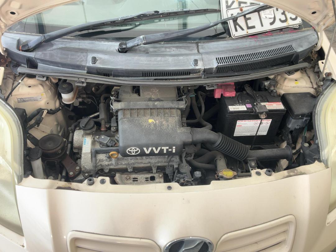 Photo '10' of Toyota Vitz Photo '10' of Toyota Vitz