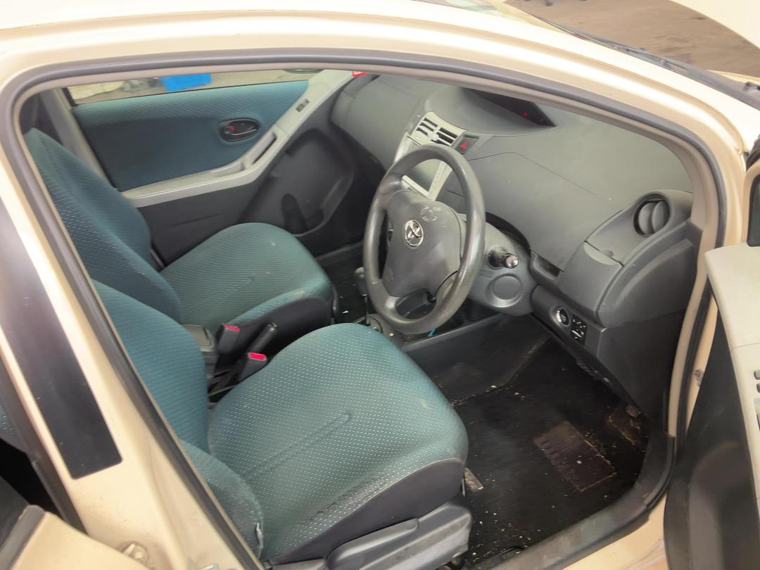 Photo '14' of Toyota Vitz Photo '14' of Toyota Vitz