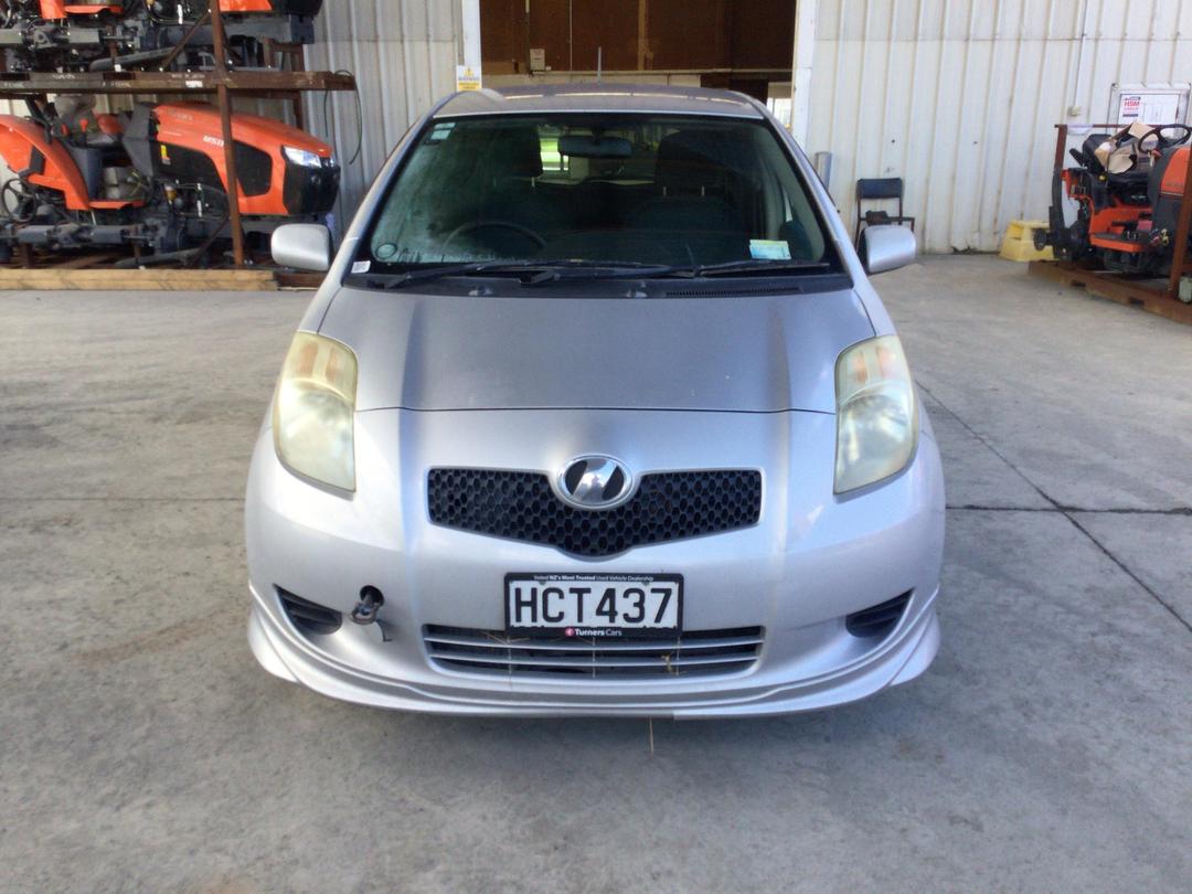 Photo '2' of Toyota Vitz