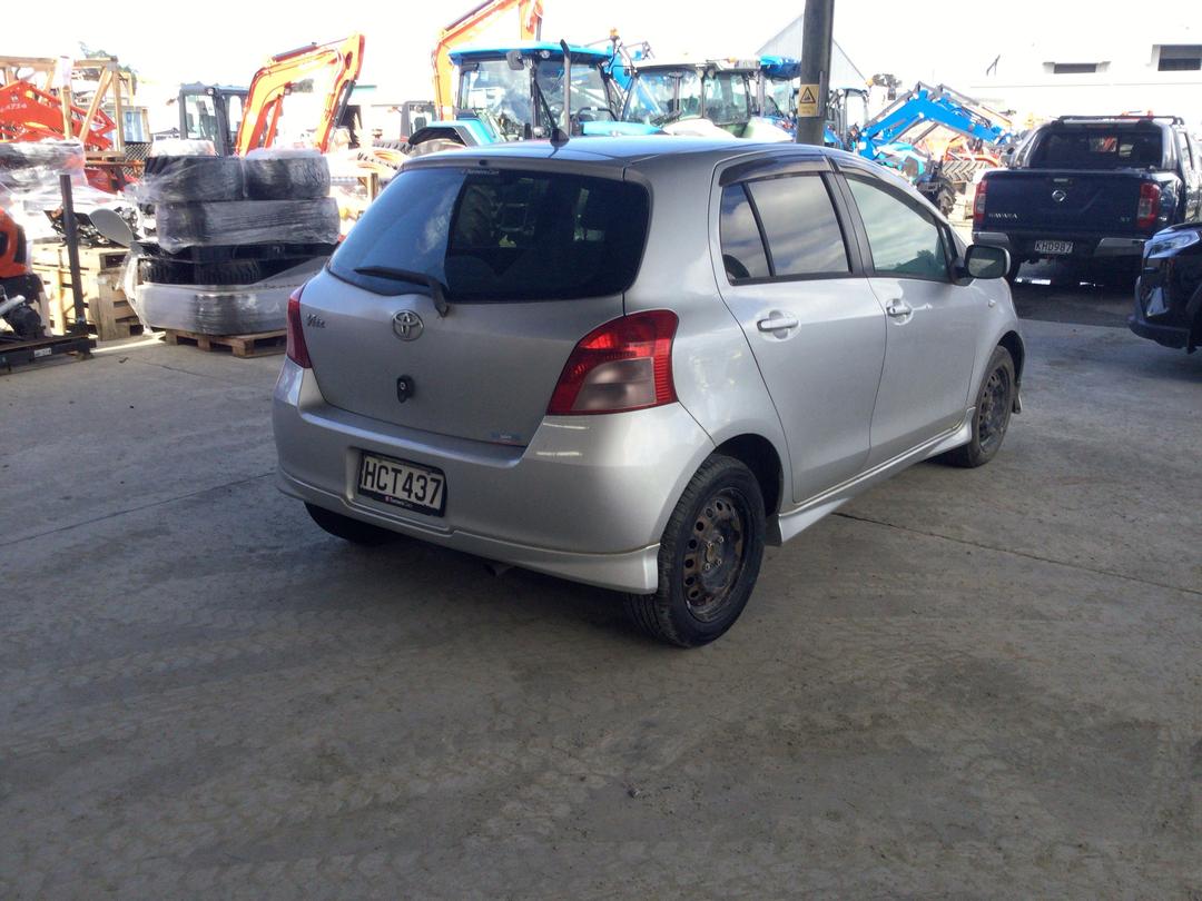 Photo '7' of Toyota Vitz