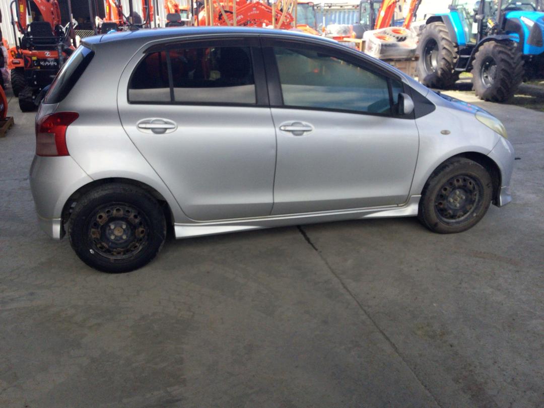 Photo '8' of Toyota Vitz