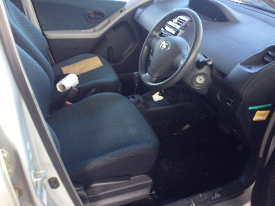 Photo '18' of Toyota Vitz