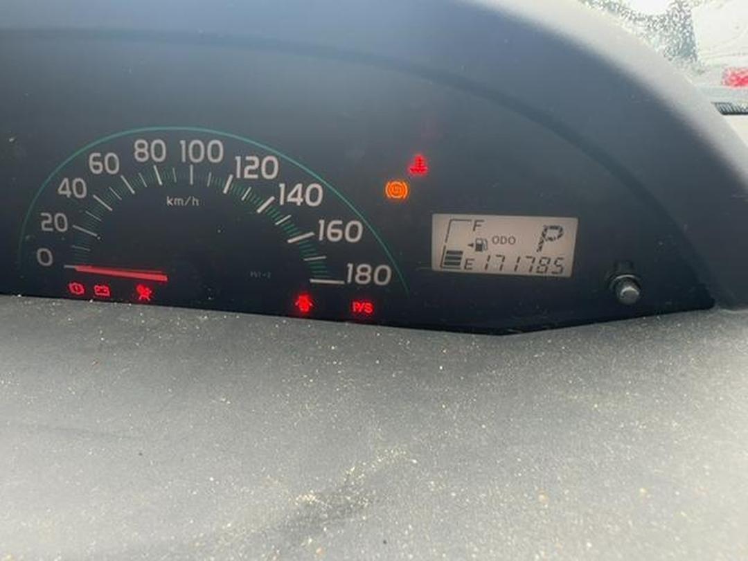 Photo '12' of Toyota Vitz