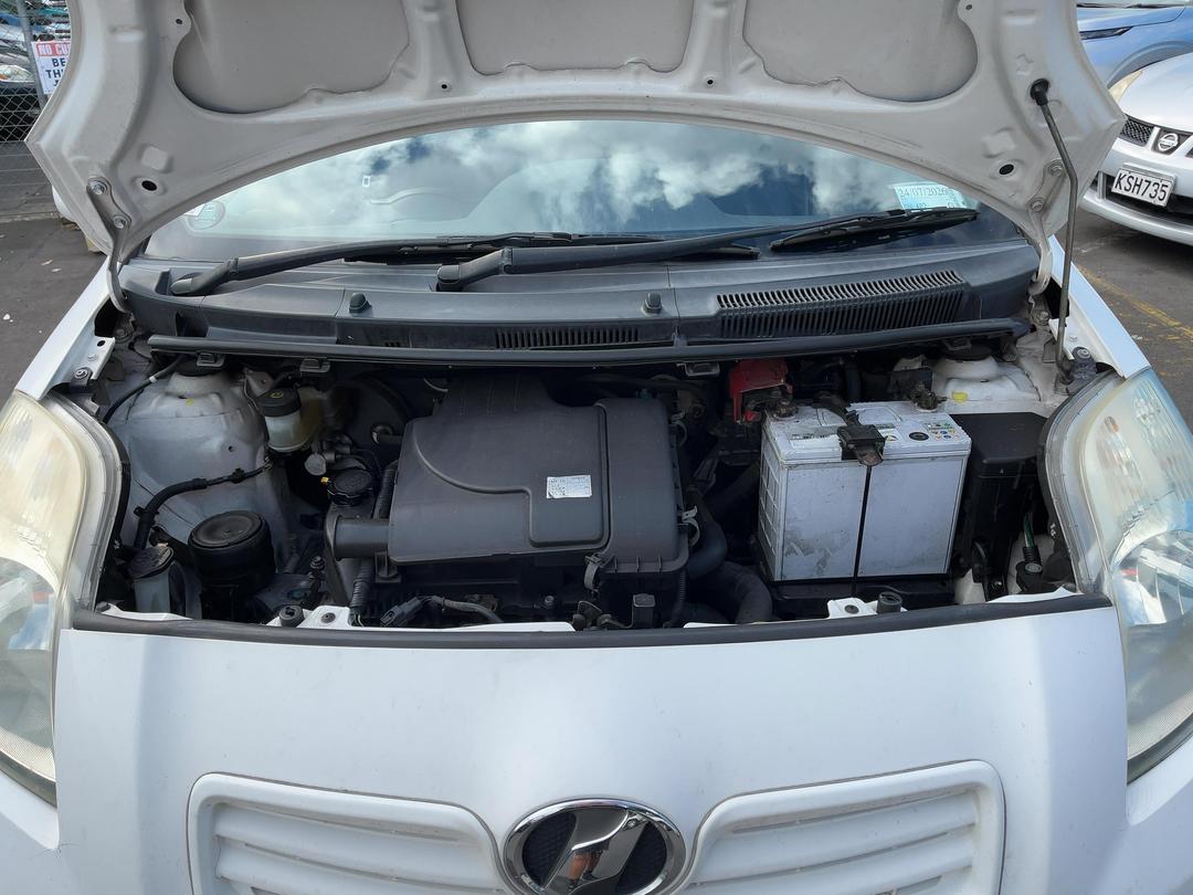 Photo '14' of Toyota Vitz