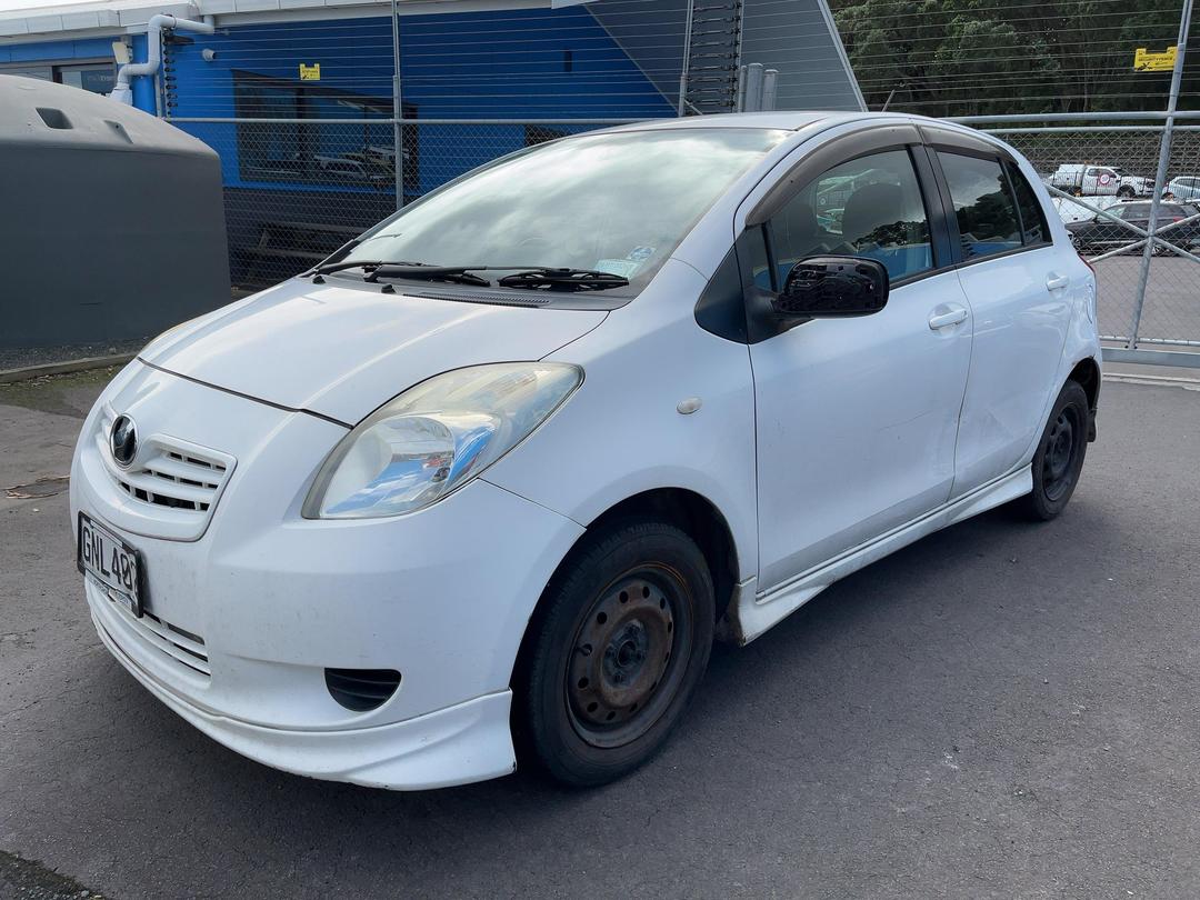 Photo '18' of Toyota Vitz