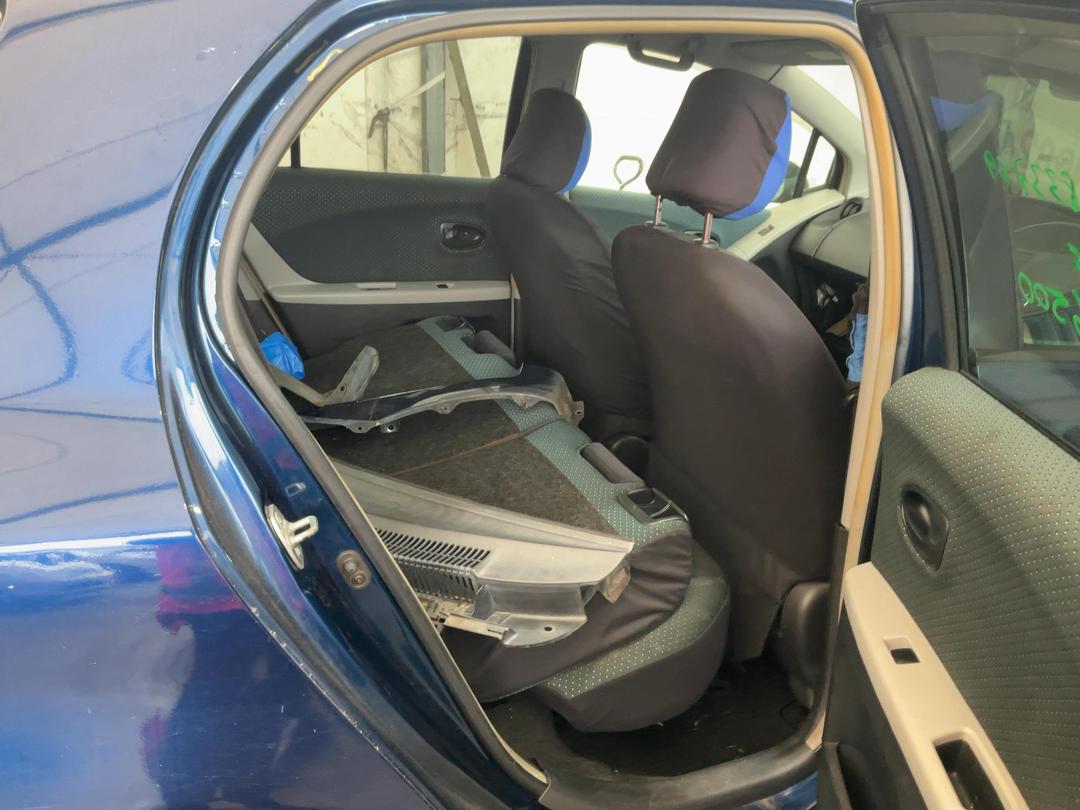 Photo '13' of Toyota Vitz