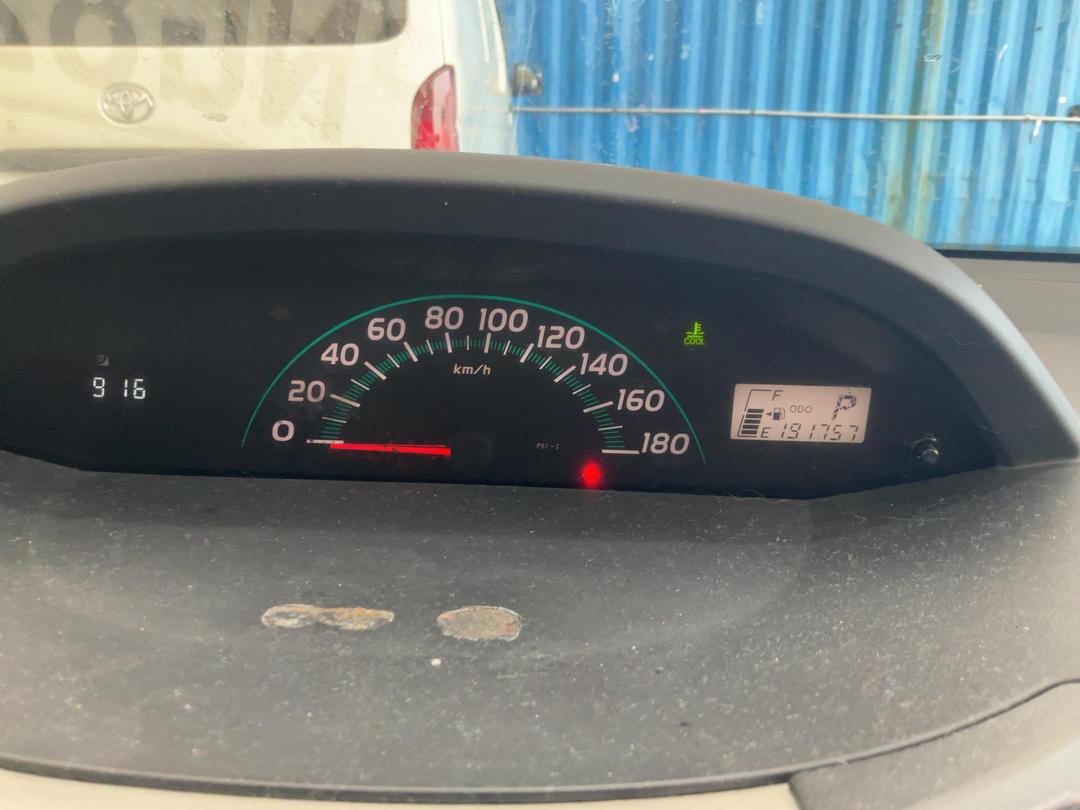 Photo '18' of Toyota Vitz