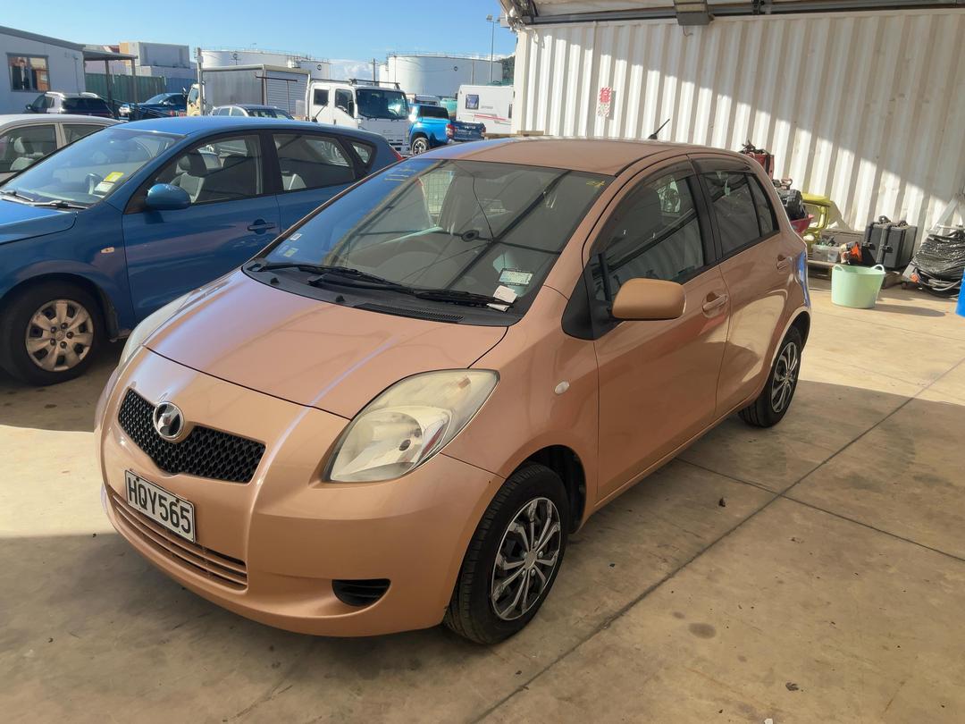 Photo '3' of Toyota Vitz