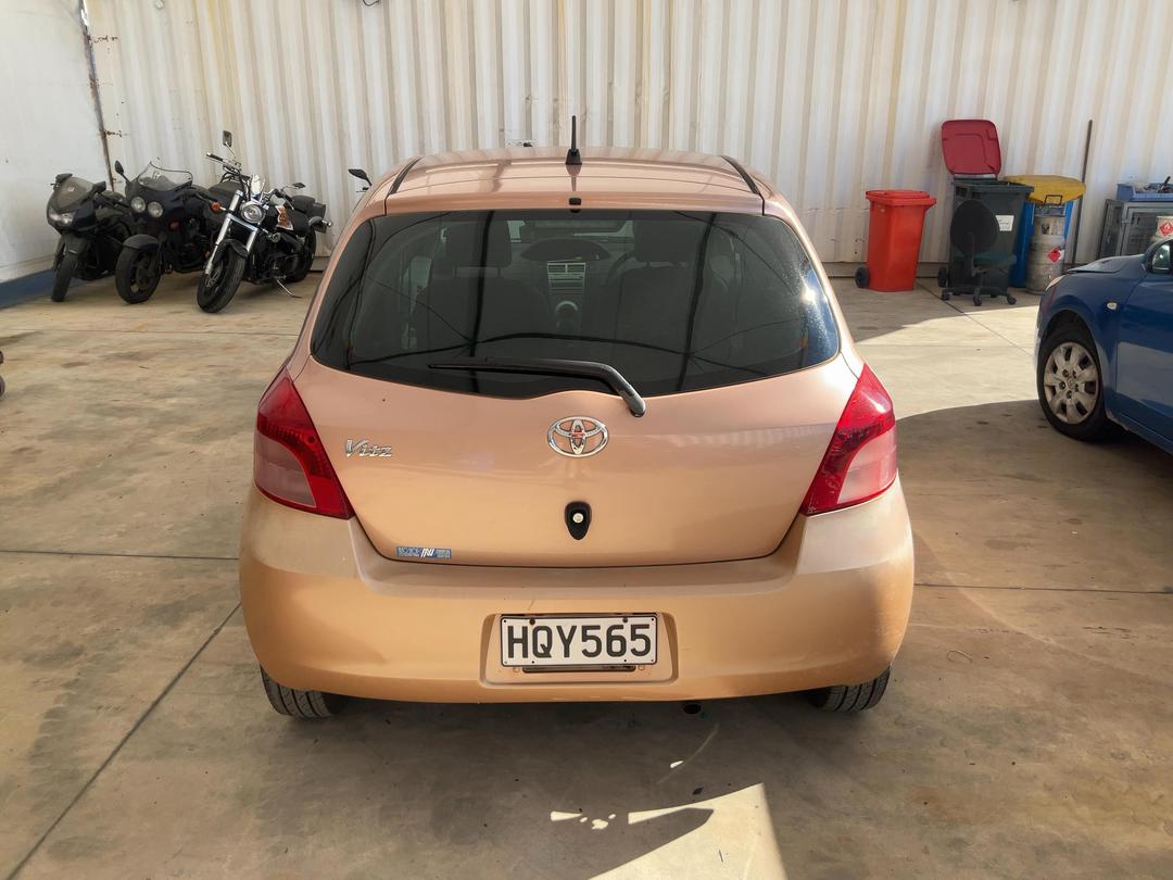 Photo '5' of Toyota Vitz