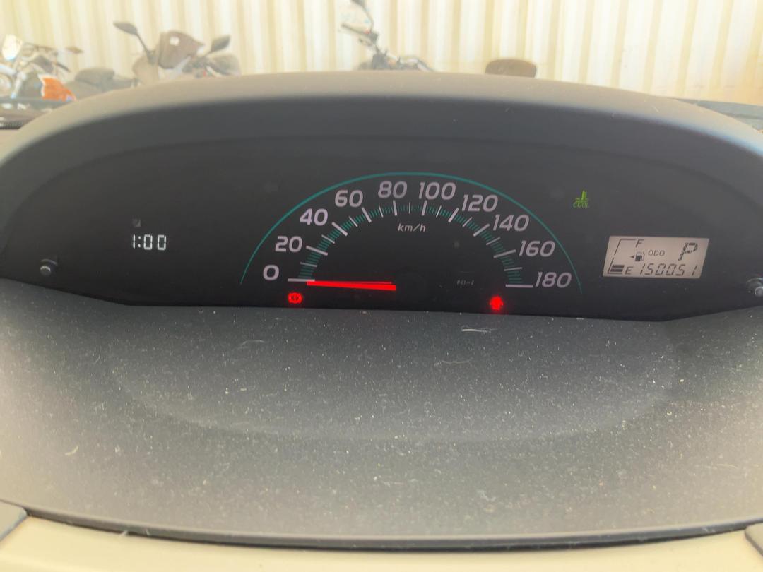 Photo '10' of Toyota Vitz