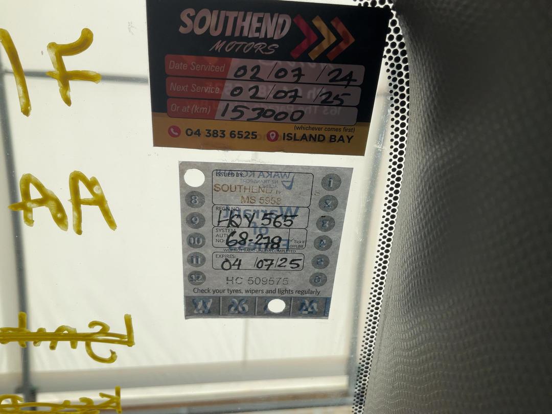 Photo '11' of Toyota Vitz