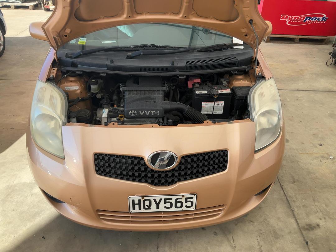 Photo '15' of Toyota Vitz