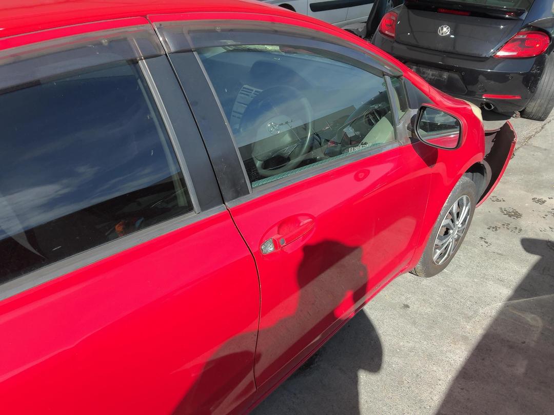 Photo '15' of Toyota Vitz 5 Door Hatch