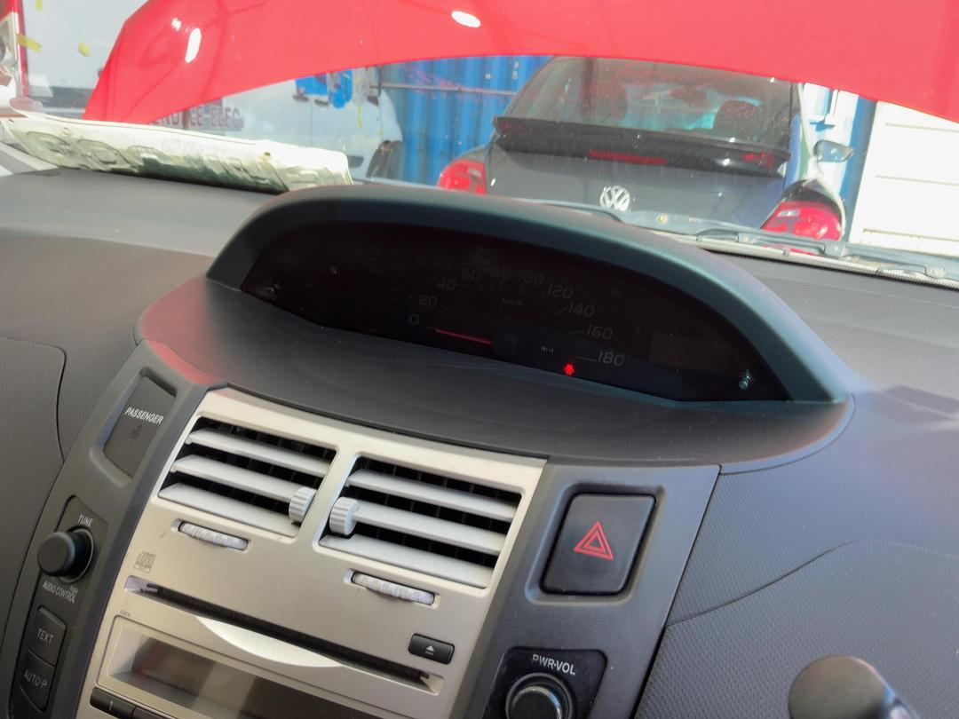 Photo '18' of Toyota Vitz 5 Door Hatch