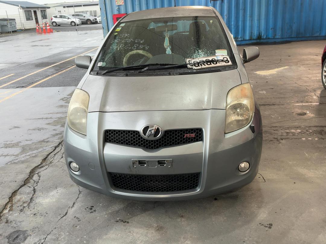 Photo '5' of Toyota Vitz