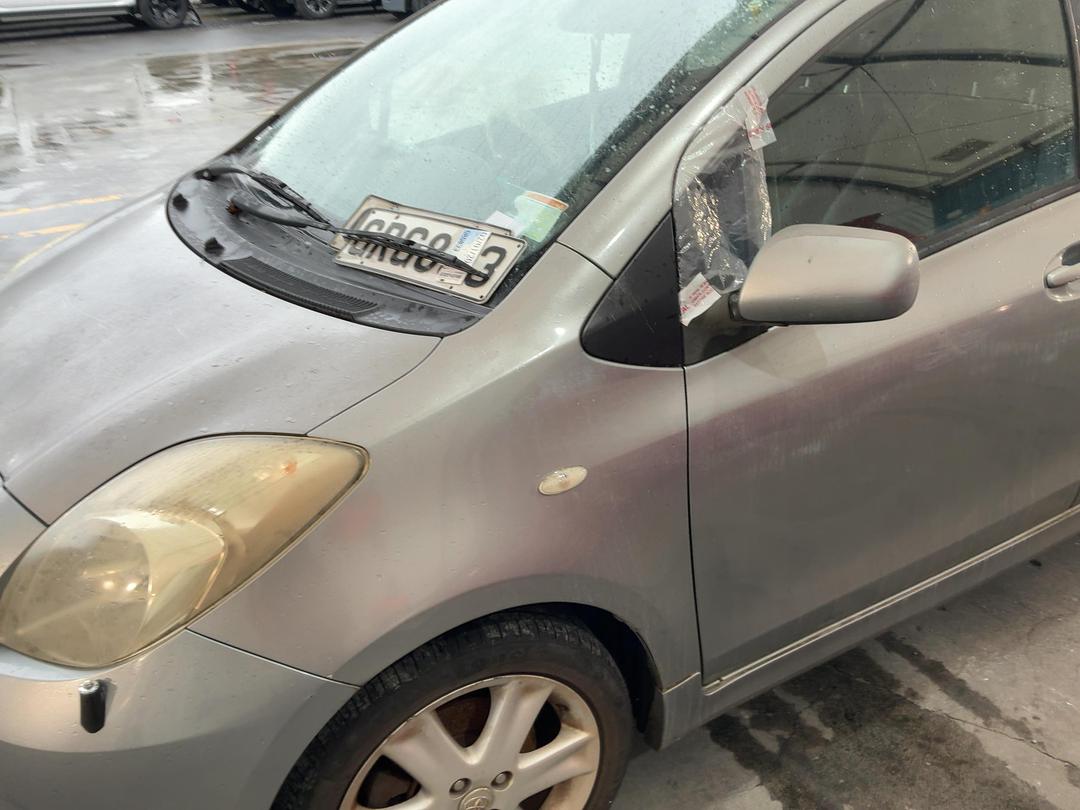 Photo '8' of Toyota Vitz