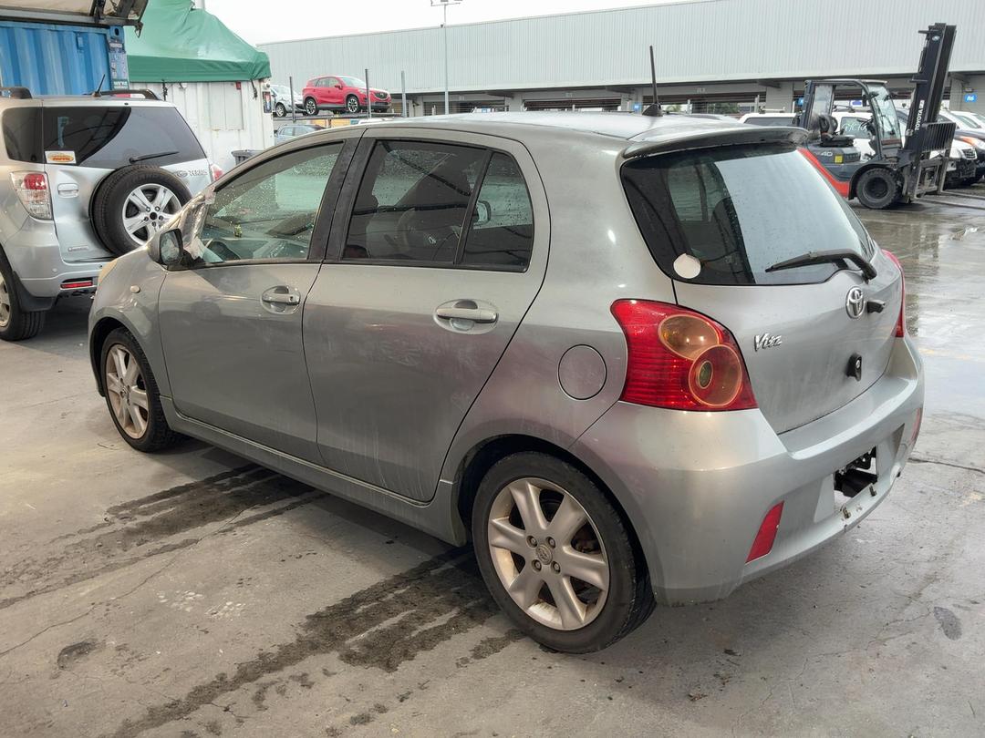 Photo '10' of Toyota Vitz