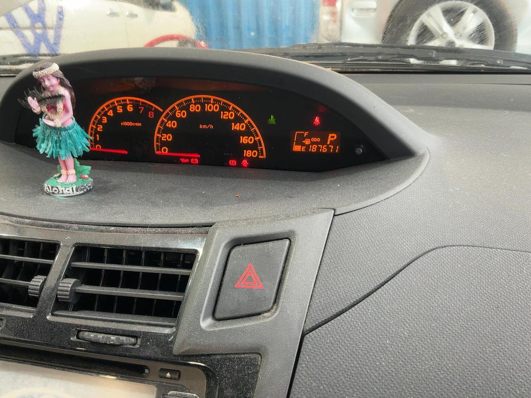 Photo '21' of Toyota Vitz