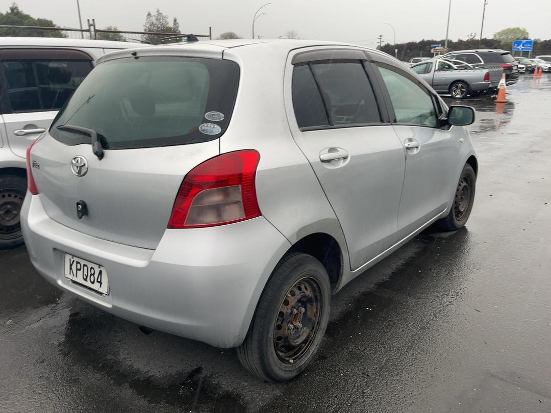 Photo '4' of Toyota Vitz Photo '4' of Toyota Vitz