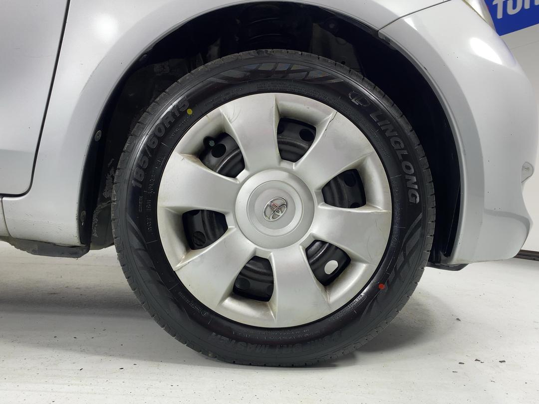 Photo '9' of Toyota Vitz