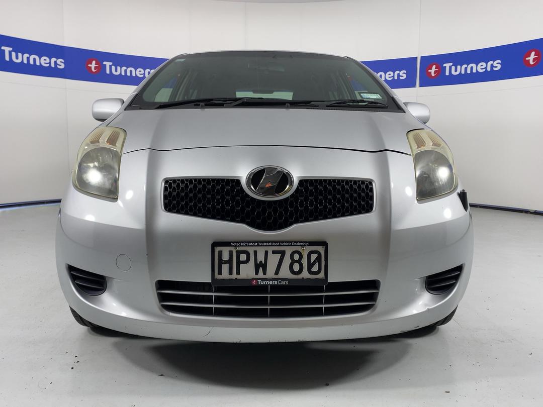 Photo '2' of Toyota Vitz