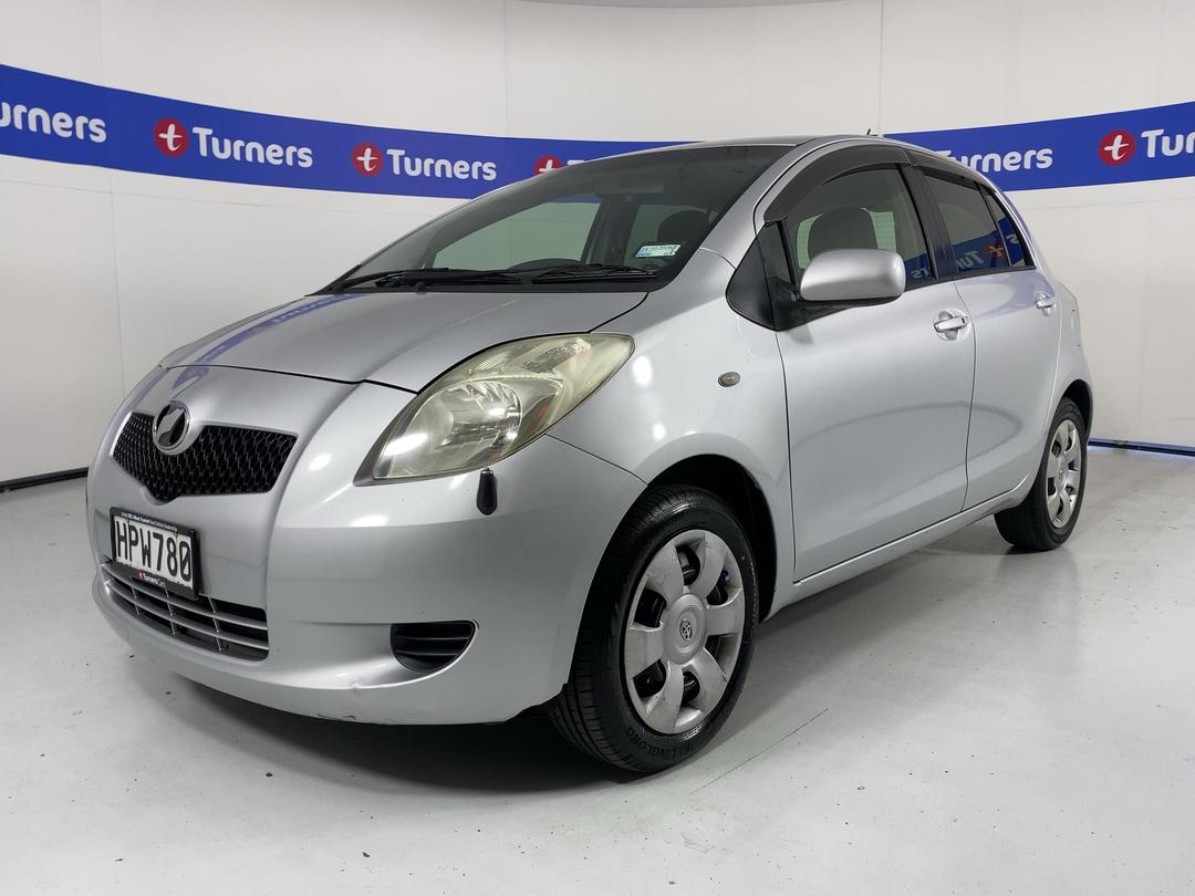Photo '4' of Toyota Vitz