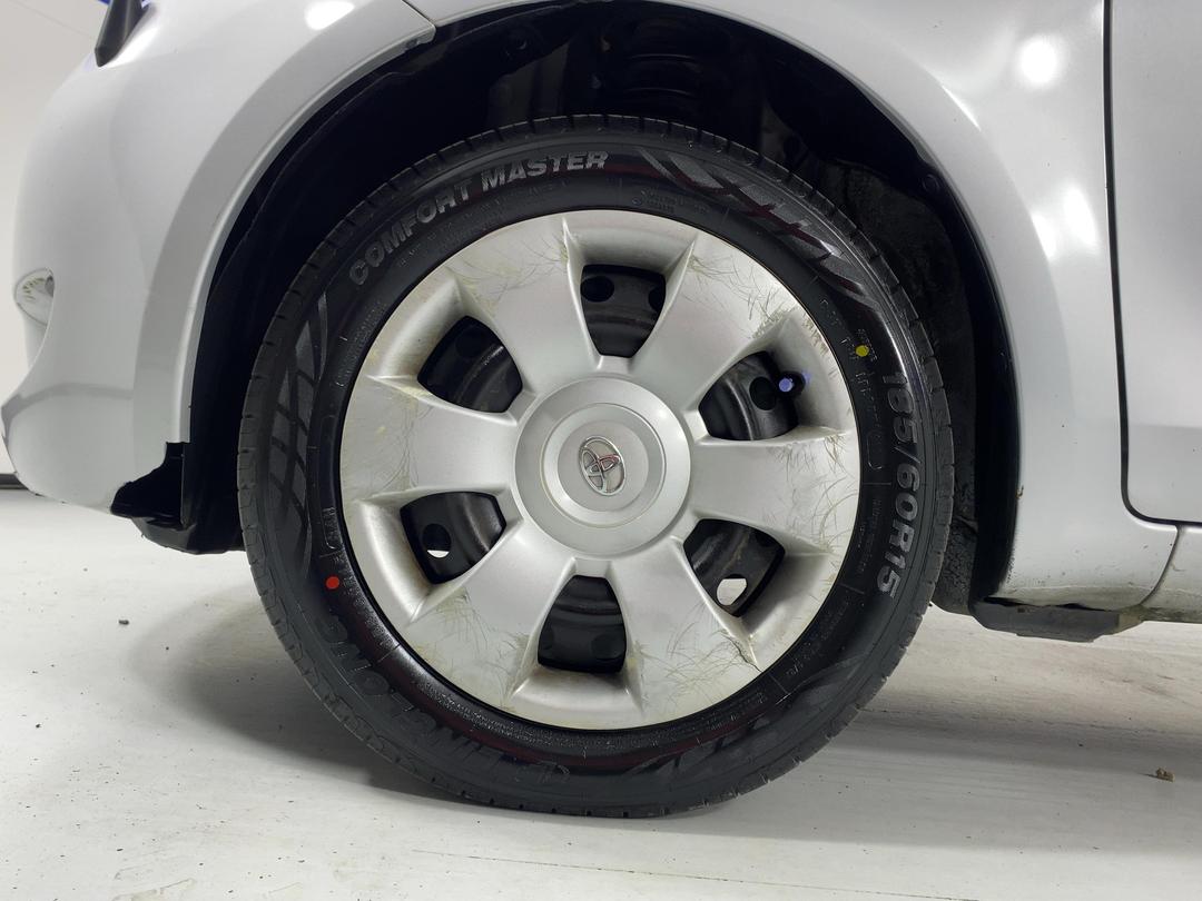 Photo '10' of Toyota Vitz