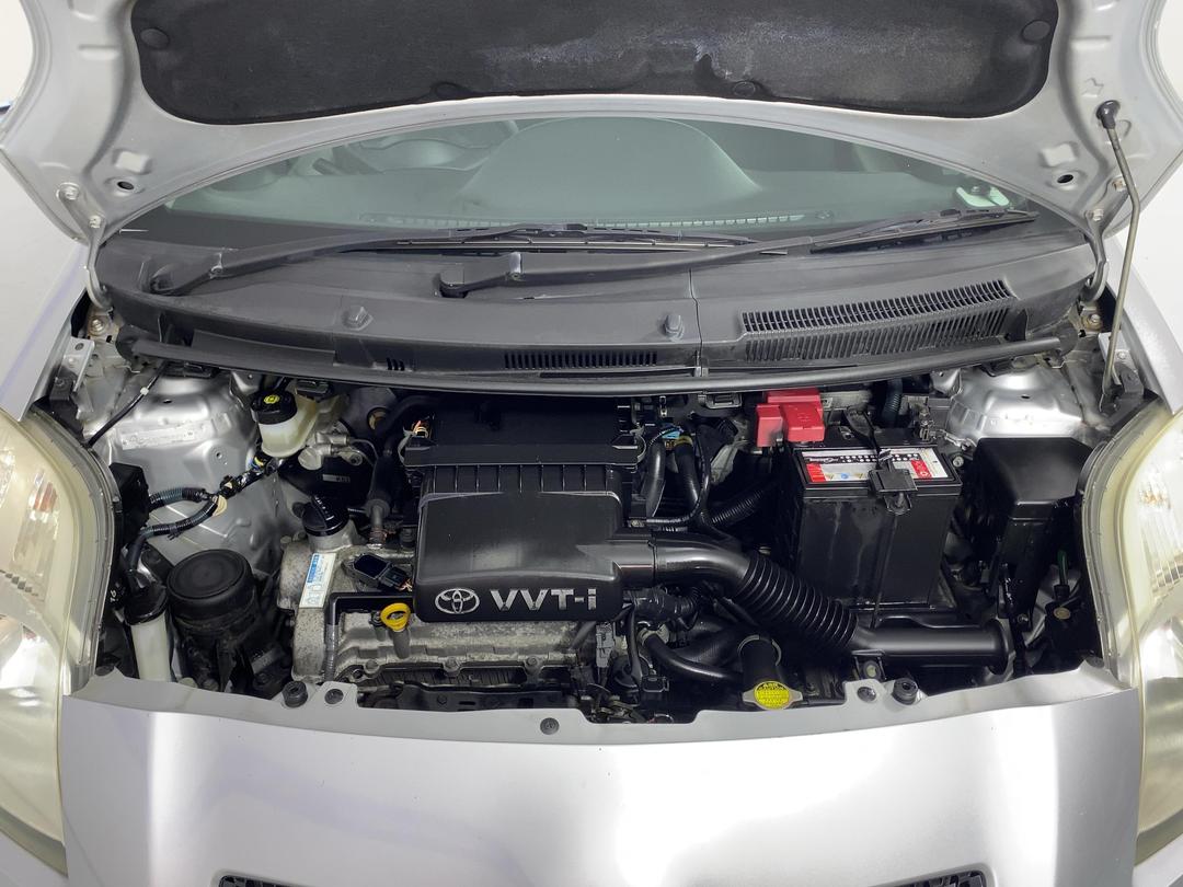 Photo '13' of Toyota Vitz