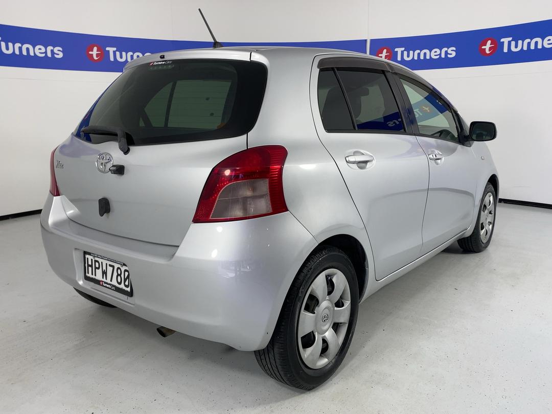 Photo '7' of Toyota Vitz
