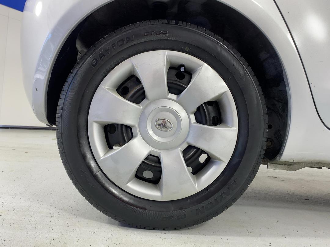 Photo '12' of Toyota Vitz