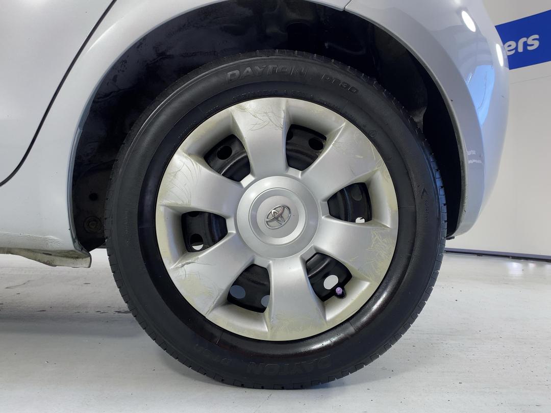 Photo '11' of Toyota Vitz