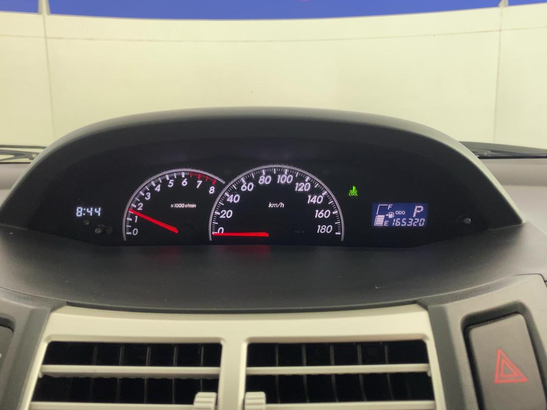 Photo '21' of Toyota Vitz
