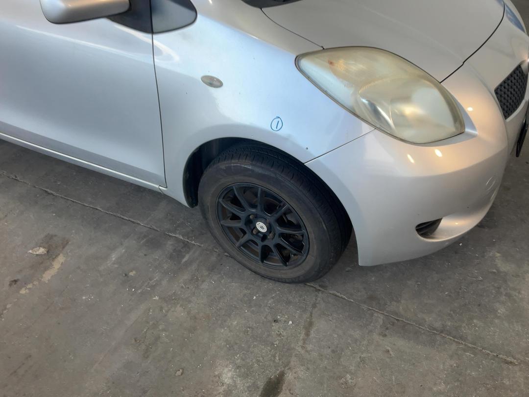 Photo '2' of Toyota Vitz Photo '2' of Toyota Vitz