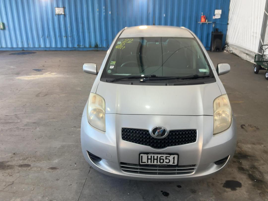 Photo '4' of Toyota Vitz Photo '4' of Toyota Vitz