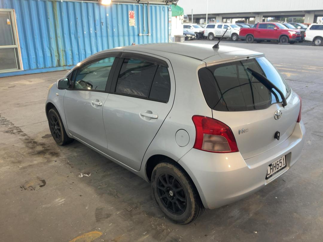 Photo '7' of Toyota Vitz Photo '7' of Toyota Vitz