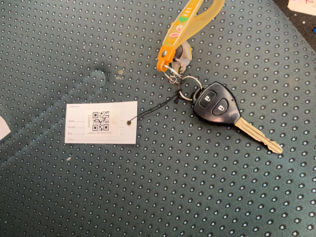 Photo '18' of Toyota Vitz Photo '18' of Toyota Vitz
