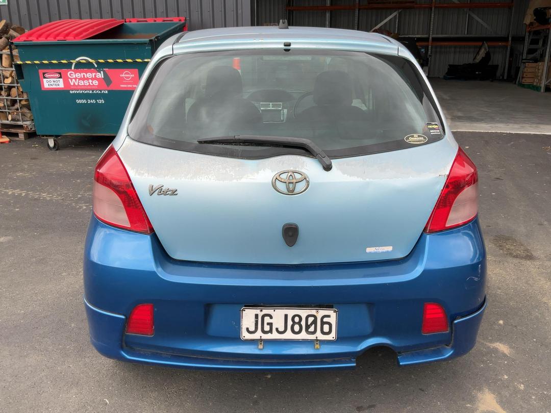 Photo '6' of Toyota Vitz Photo '6' of Toyota Vitz