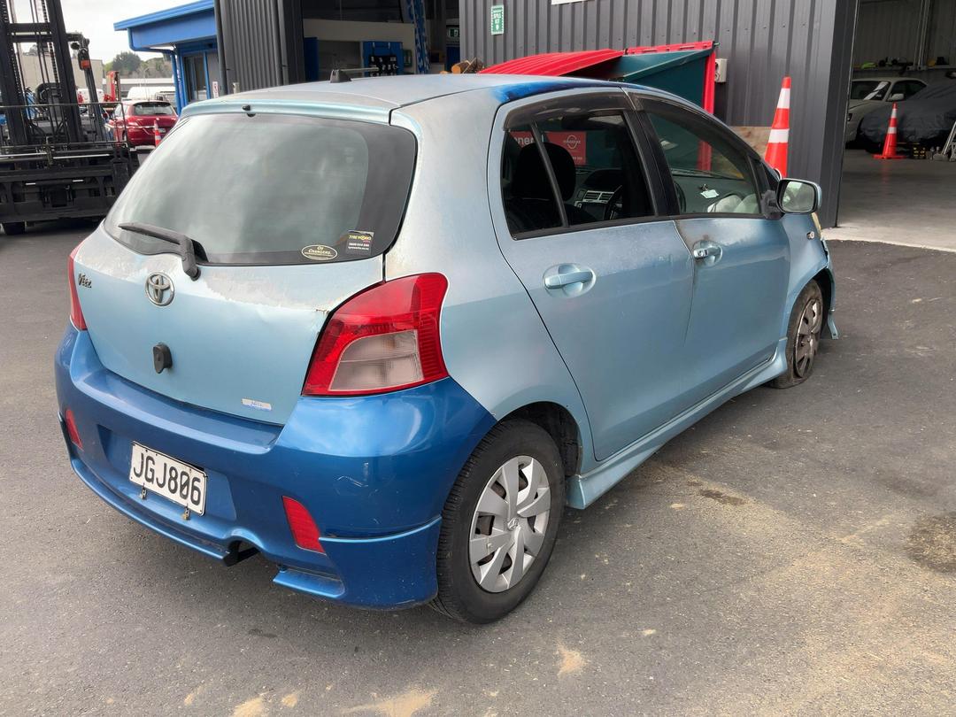 Photo '7' of Toyota Vitz Photo '7' of Toyota Vitz