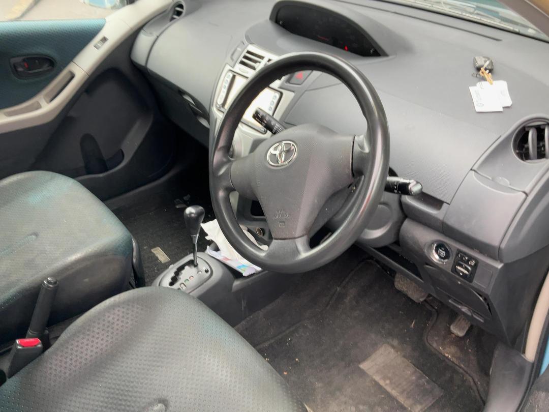 Photo '17' of Toyota Vitz Photo '17' of Toyota Vitz