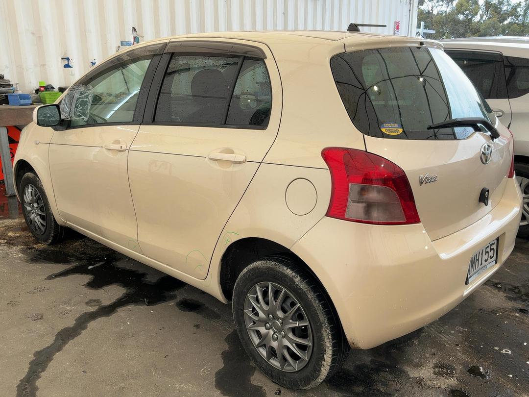 Photo '5' of Toyota Vitz Photo '5' of Toyota Vitz