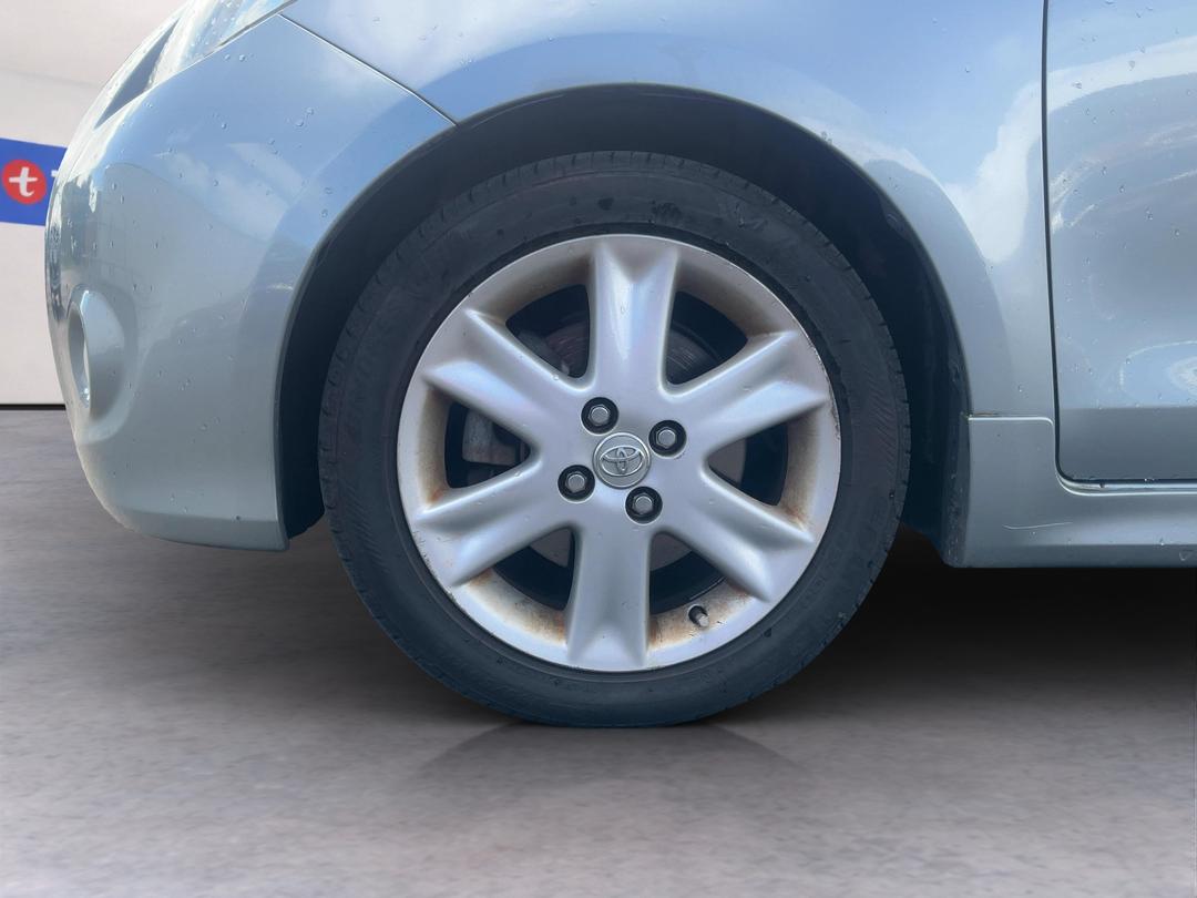 Photo '10' of Toyota Vitz