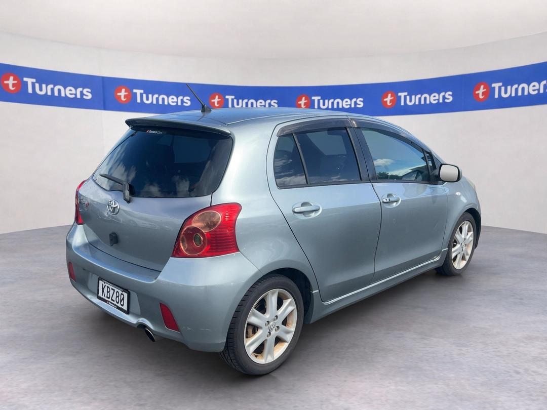 Photo '7' of Toyota Vitz