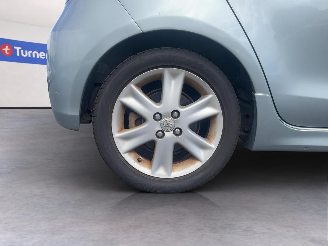 Photo '12' of Toyota Vitz