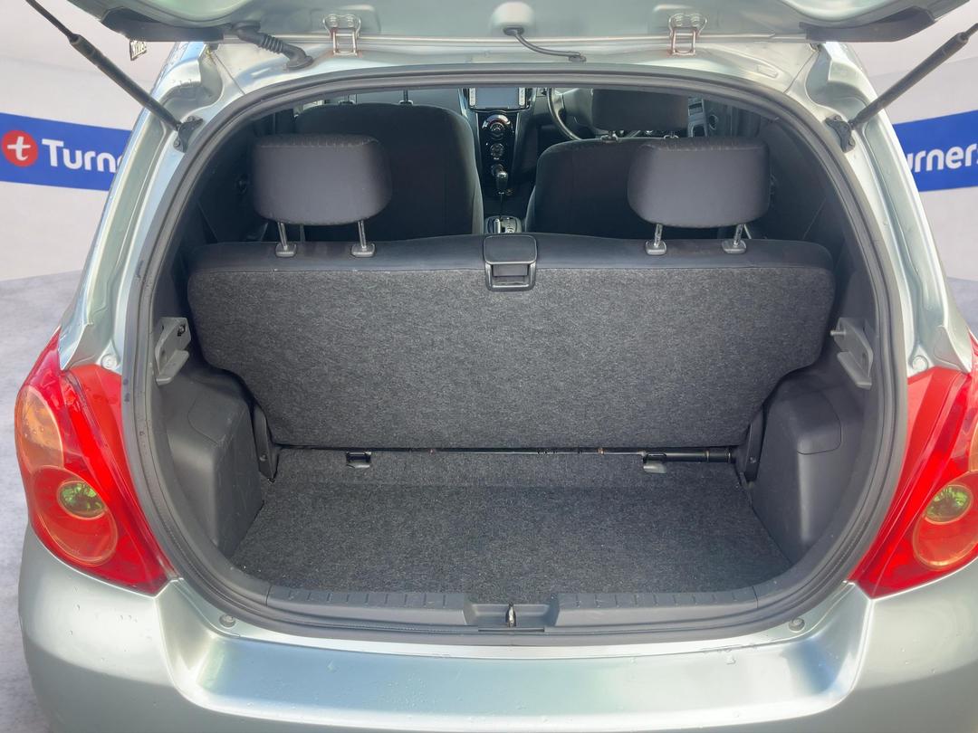 Photo '14' of Toyota Vitz
