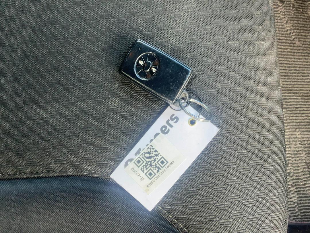 Photo '22' of Toyota Vitz