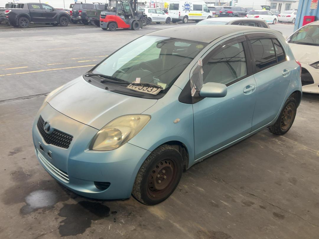 Photo '5' of Toyota Vitz