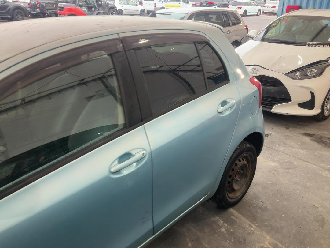 Photo '8' of Toyota Vitz